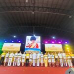 รับใบประกาศการจัดงานประเพณีแห่เทียนพรรษา