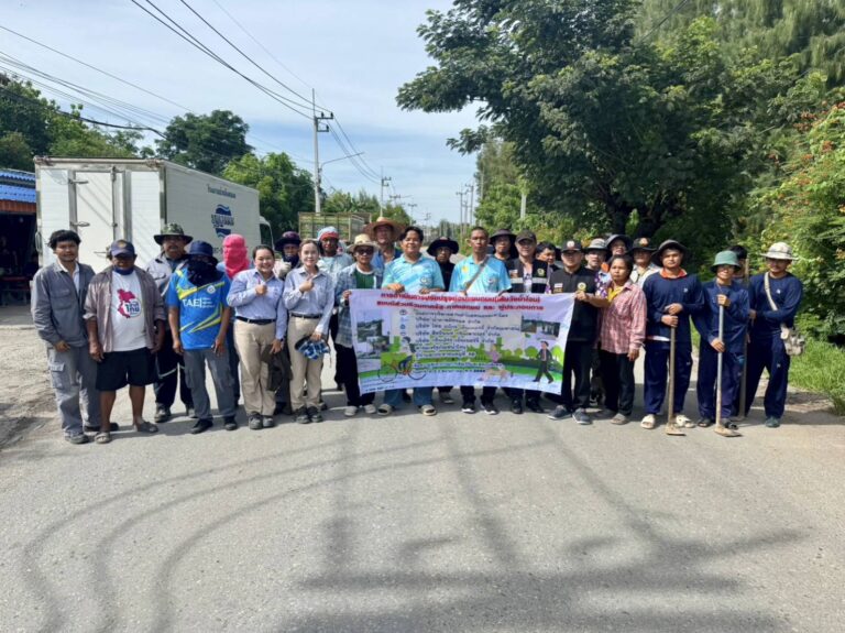 มอบเงินสนับสนุนงบประมาณในการปรับปรุงซ่อมแซมถนน